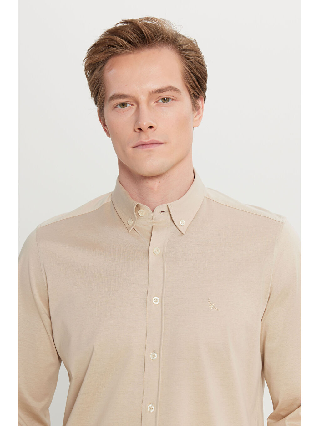 Erkek Bej %100 Pamuk Slim Fit Dar Kesim Düğmeli Yaka Örme Gömlek-3