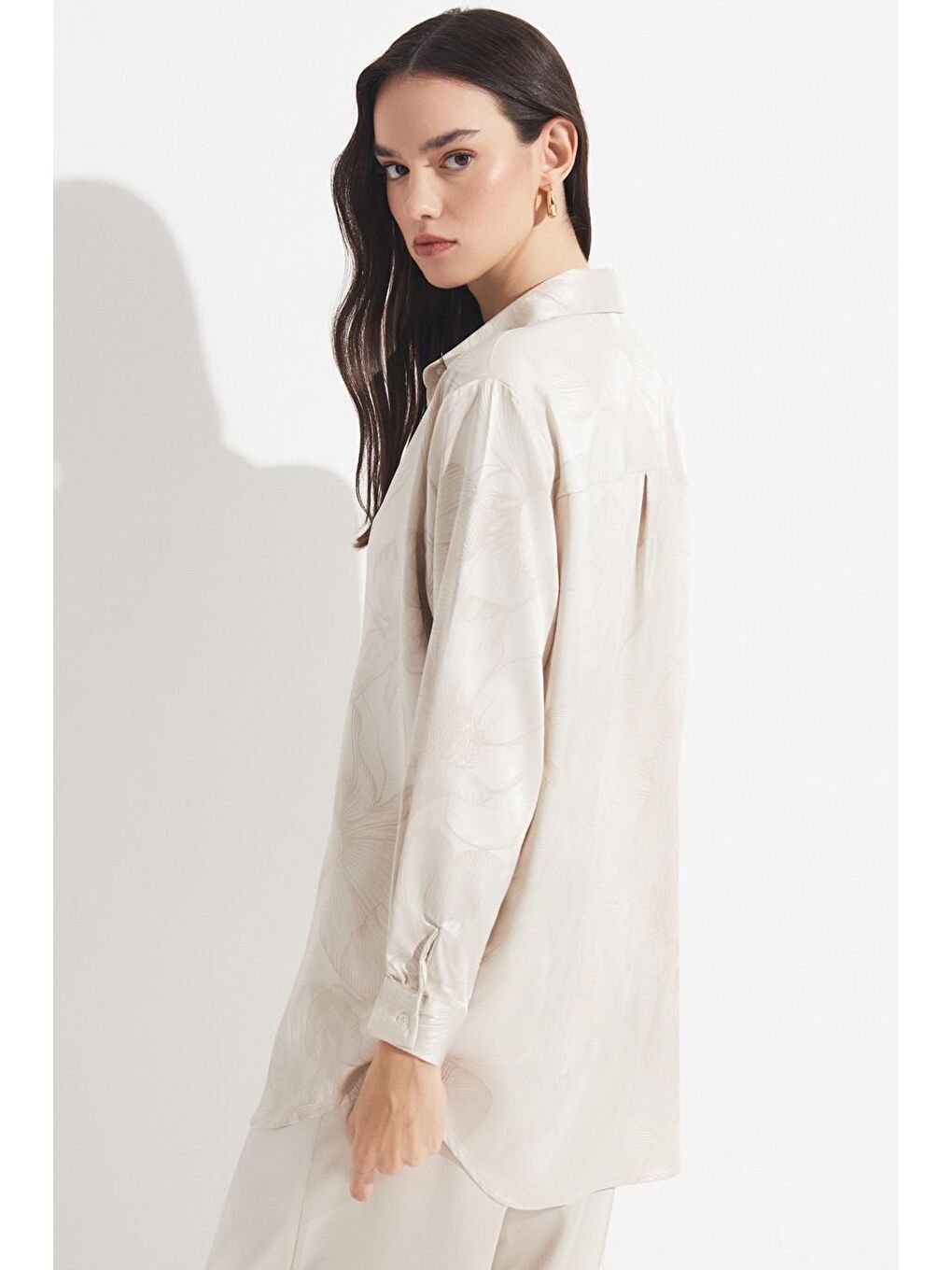 Bej Kadın Exclusive Boyfriend/Geniş Kalıp Rayon Karışımlı Kendinden Desenli Gömlek-1