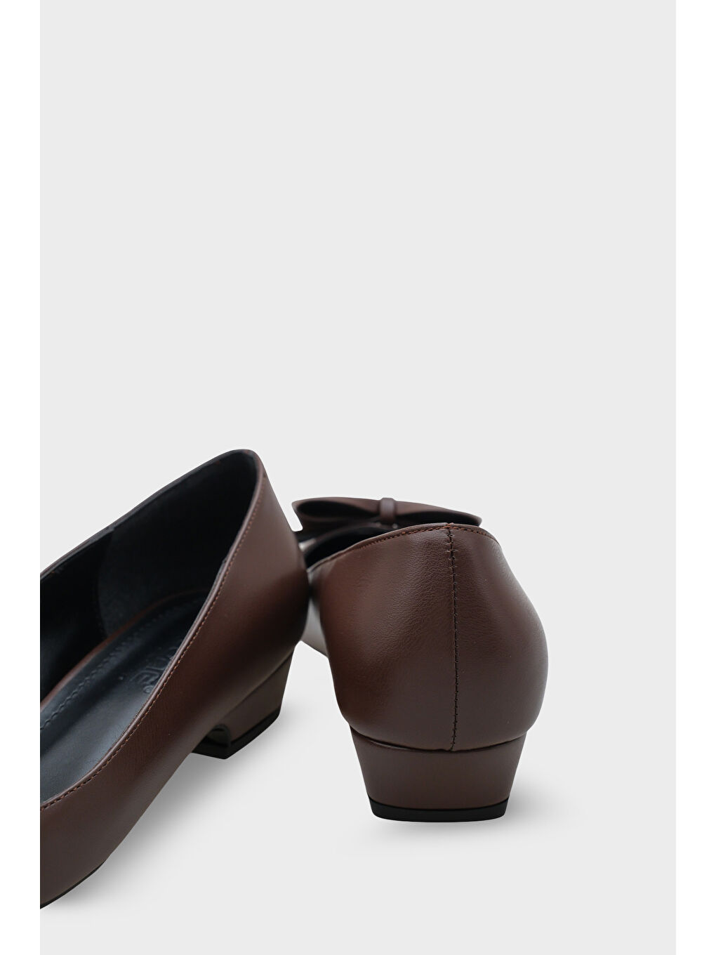 Kahverengi Helaina Kısa Topuklu Fiyonklu Kadın Ayakkabı-3