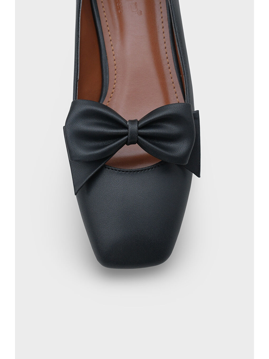 Siyah Helaina Kısa Topuklu Fiyonklu Kadın Ayakkabı-2