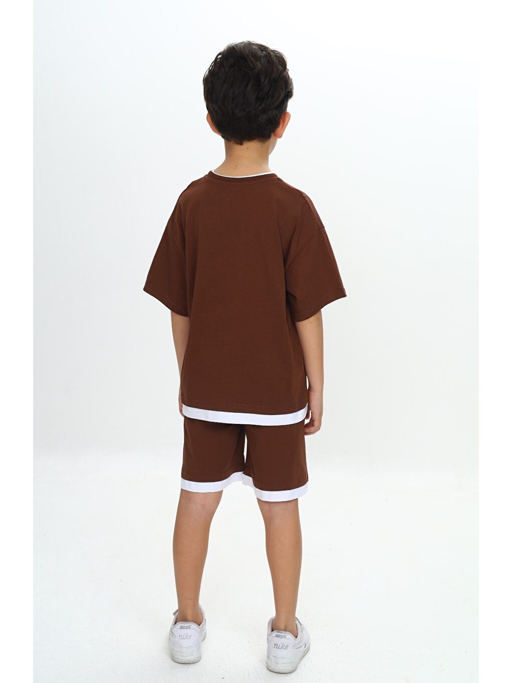 Kahverengi Erkek Çocuk Yazı Armalı Şortlu Takım-4