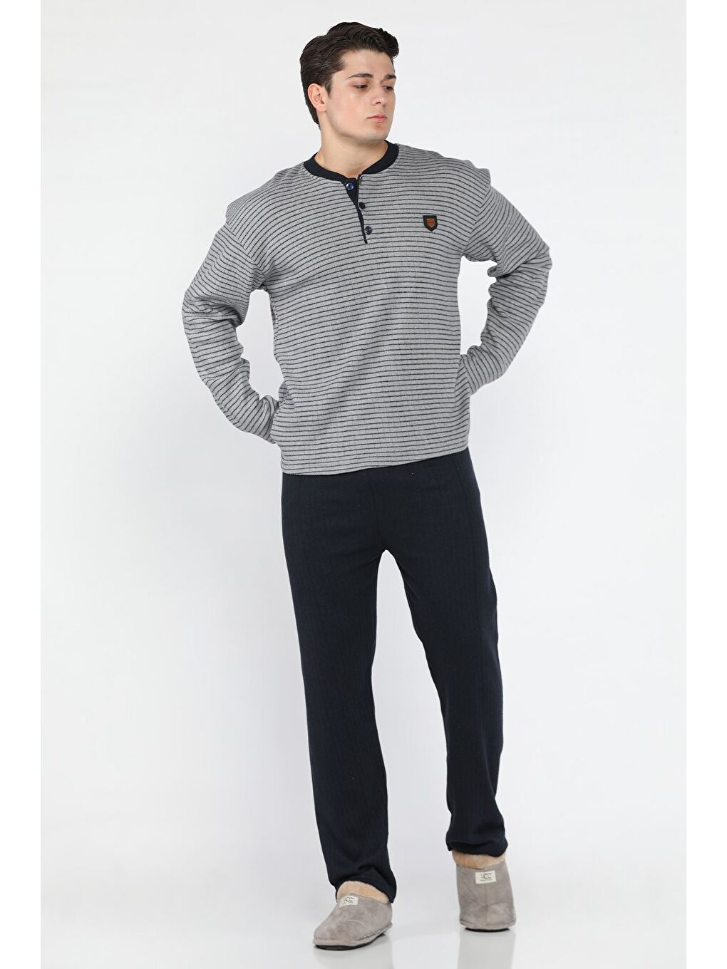 Gri Erkek Çizgi Desenli Yarım Düğmeli Uzun Kol Pijama Takımı
