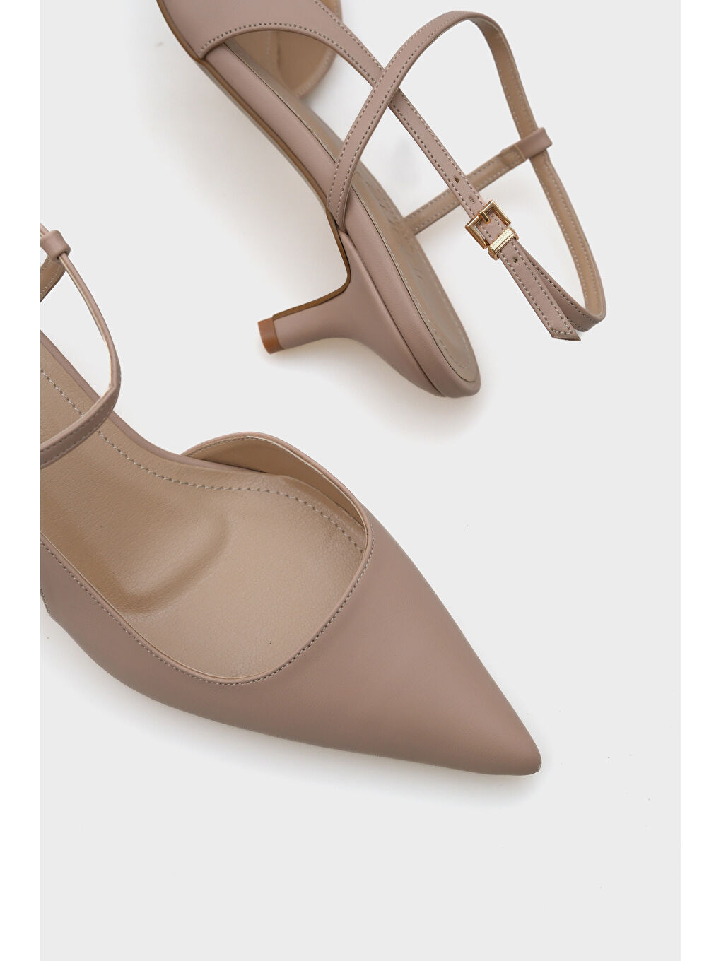 Bej Perla Orta Topuklu Bilekten Bantlı Sivri Burunlu Kadın Ayakkabı-5