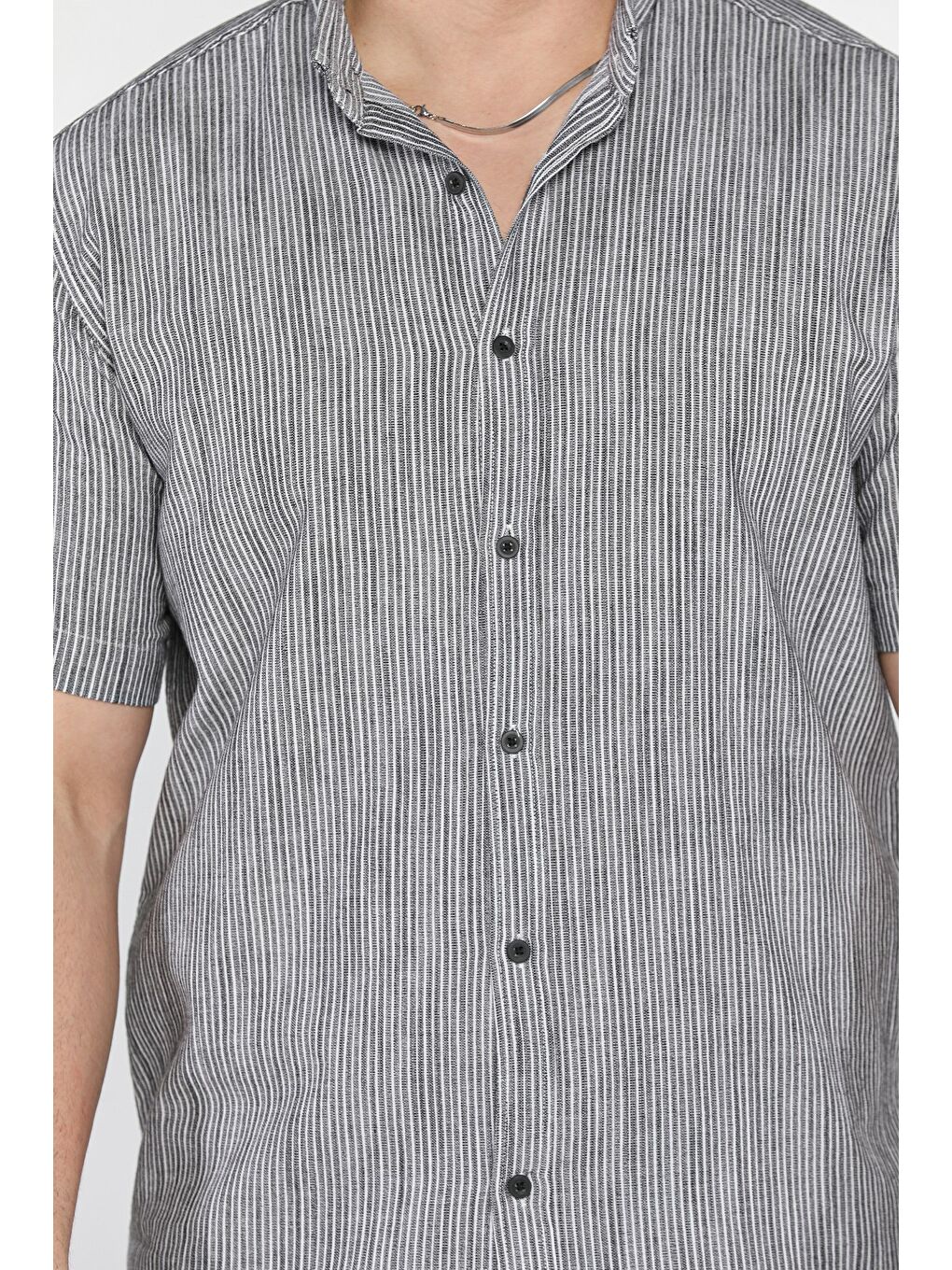 Siyah Çizgili Kısa Kol Erkek Gömlek-3