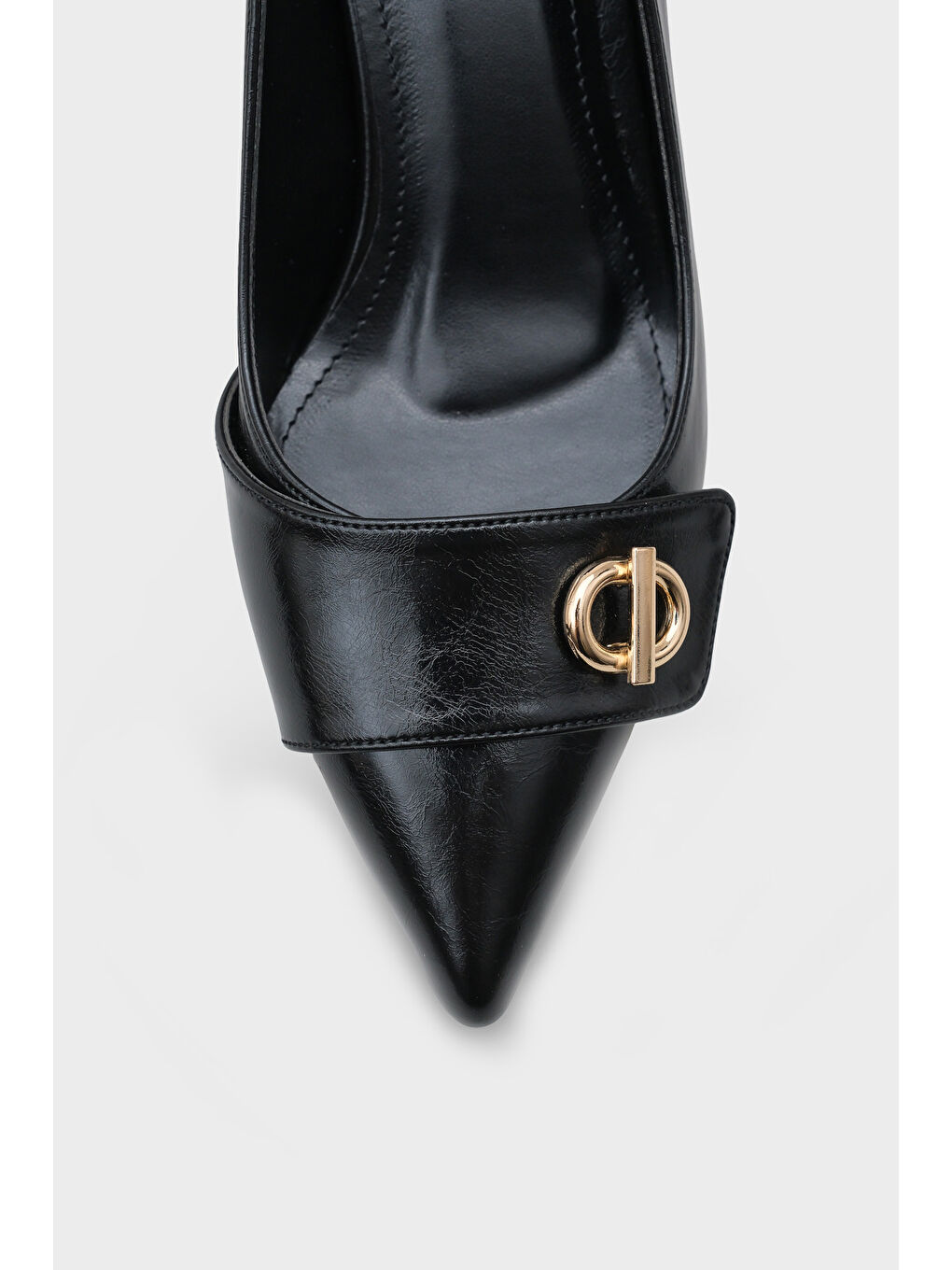 Siyah April Ahşap Orta Boy Topuklu Metal Tokalı Sivri Burunlu Kadın Ayakkabı-2