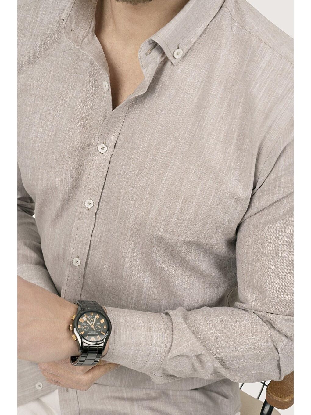 Kahverengi Sütlü Kahve Yaka Düğmeli Keten Görünümlü Erkek %100 Pamuk Gömlek