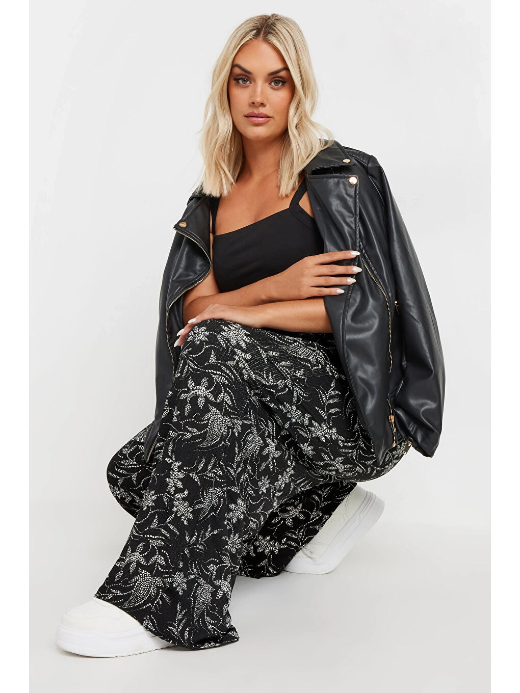 Siyah Büyük Beden Beli Lastikli Cepli Desenli Geniş Paça Pantolon 303549-2