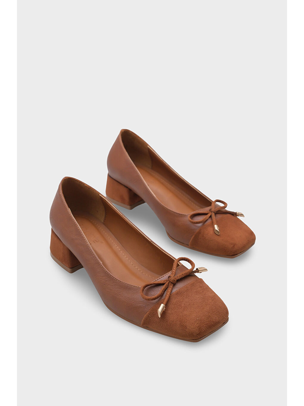 Kahverengi Myriam Küt Burunlu Fiyonklu Kısa Topuklu Kadın Ayakkabı-1