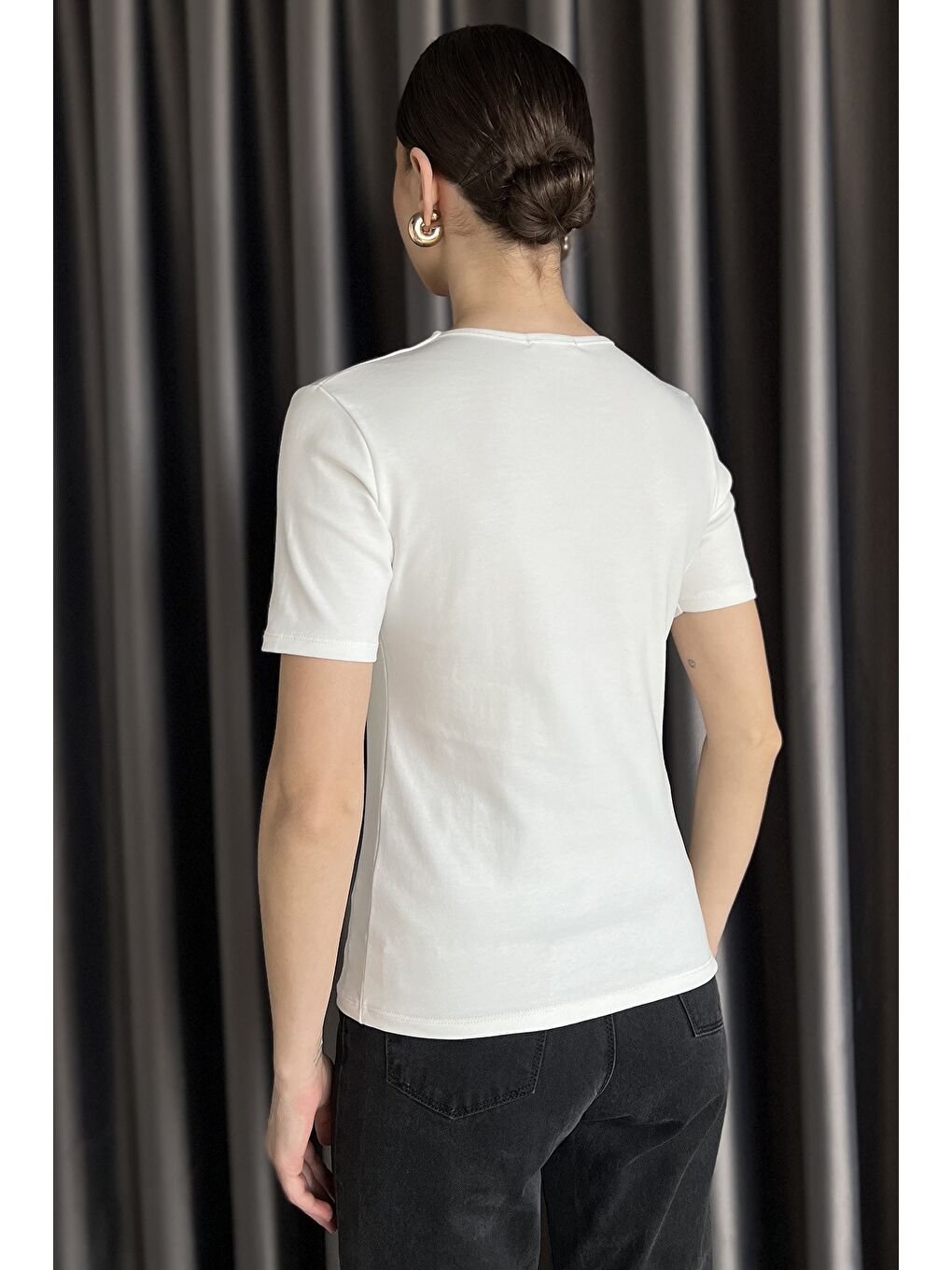 Ekru Kadın V Yaka Gold Toka Detaylı Elastanlı Bluz-2