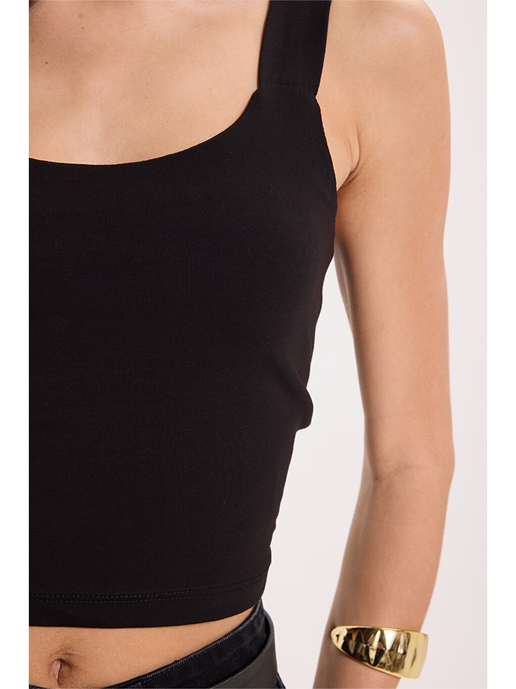 Kadın Slim Fit Dar Kesim Elastanlı Siyah Crop Atlet-6