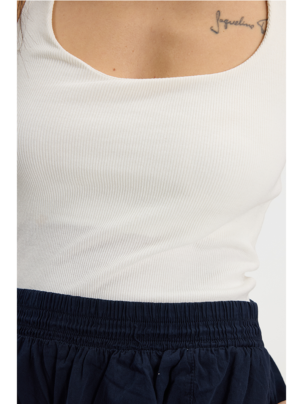 Kadın Slim Fit Dar Kesim Pamuklu Halter Yaka Kaşkorse Ekru Crop-2