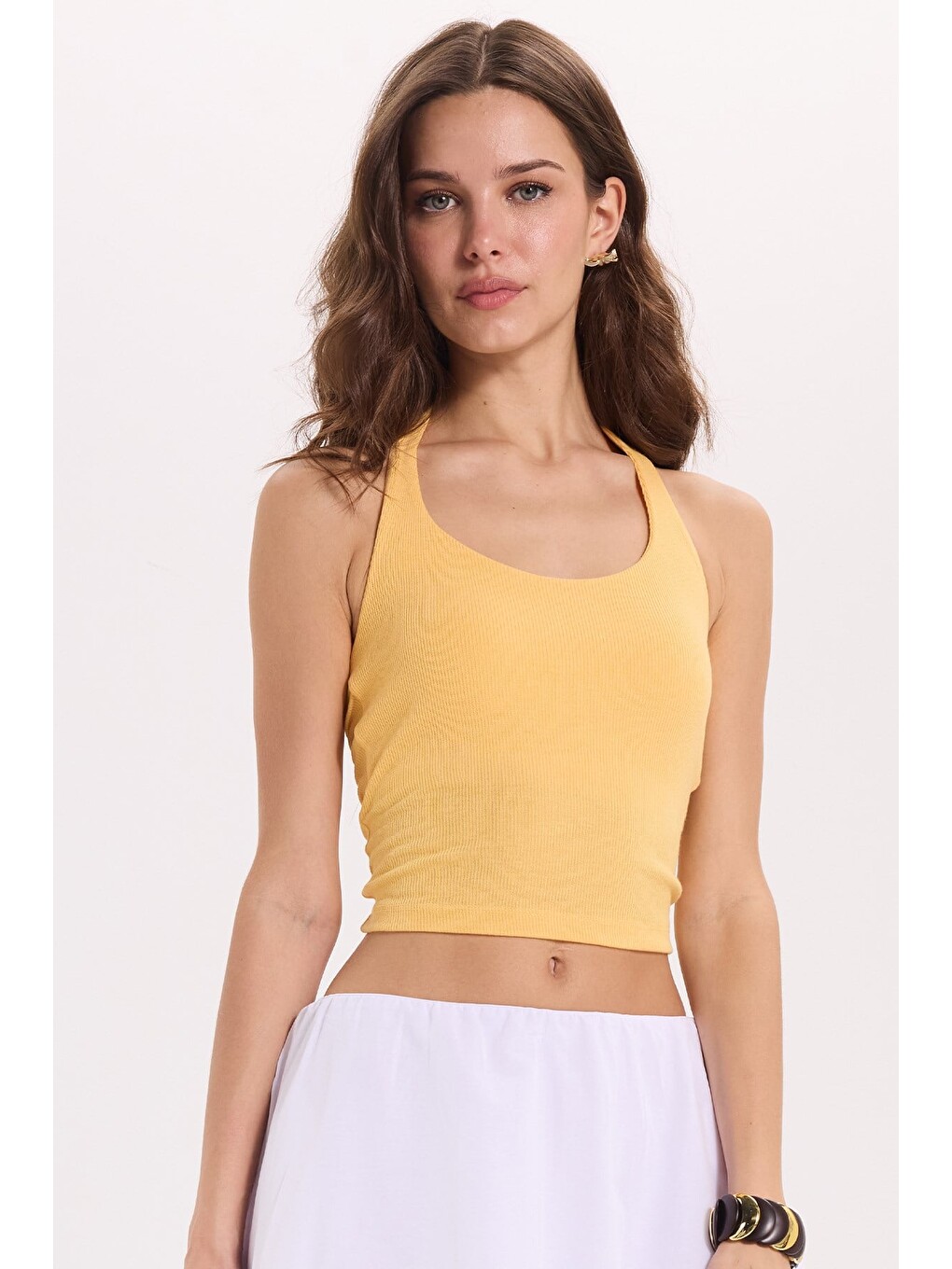 Kadın Slim Fit Dar Kesim Pamuklu Halter Yaka Kaşkorse Sarı Crop