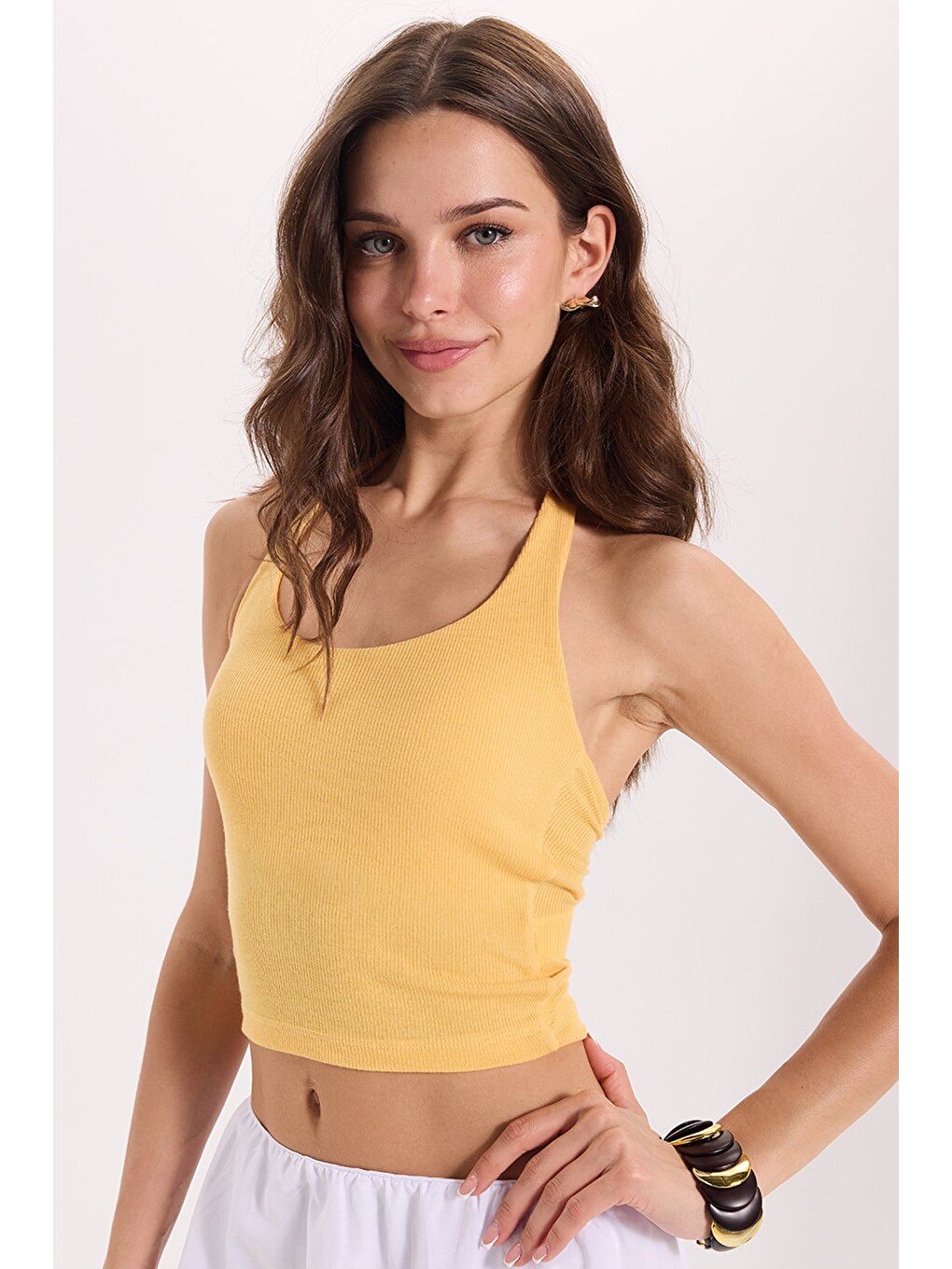 Kadın Slim Fit Dar Kesim Pamuklu Halter Yaka Kaşkorse Sarı Crop-2