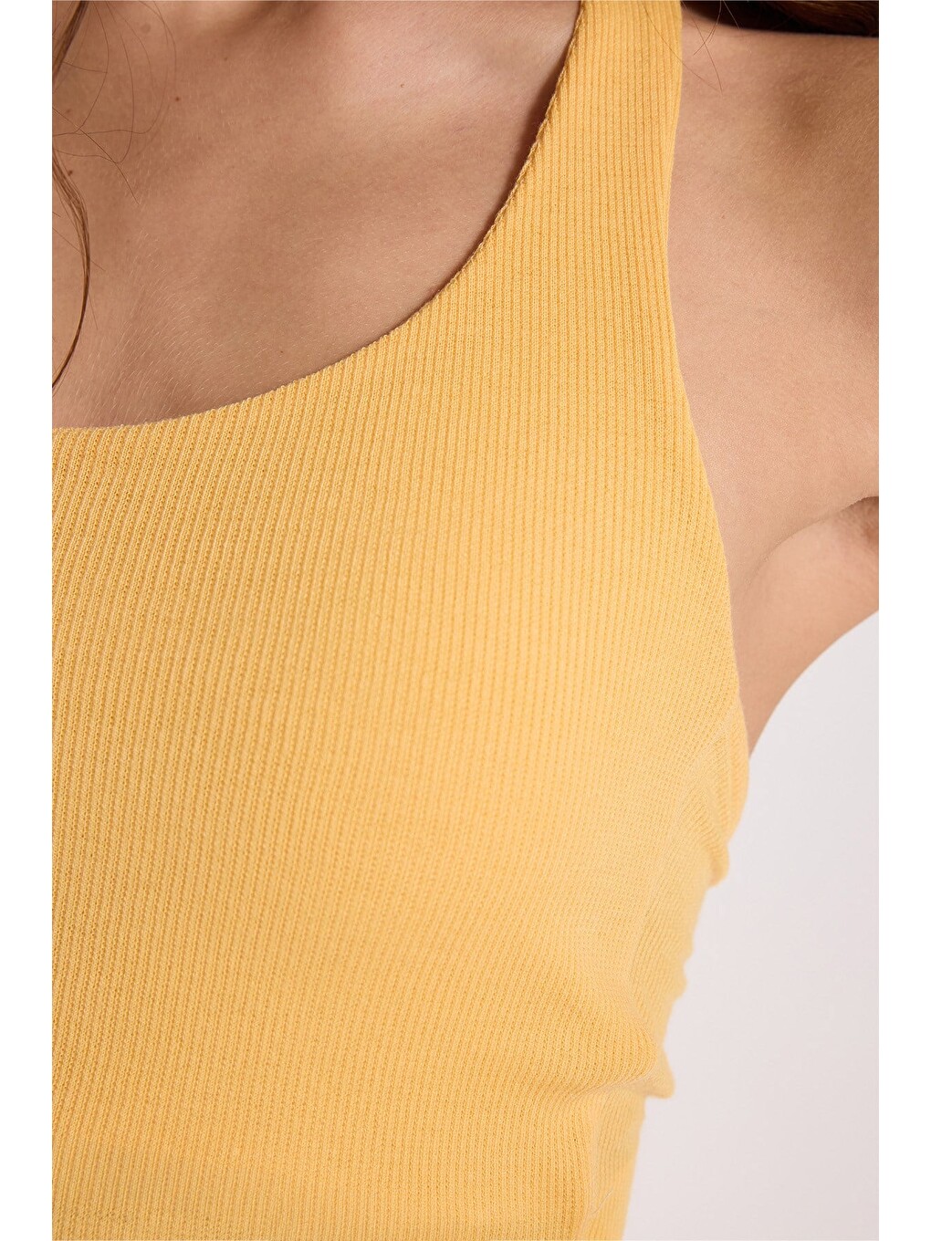 Kadın Slim Fit Dar Kesim Pamuklu Halter Yaka Kaşkorse Sarı Crop-4