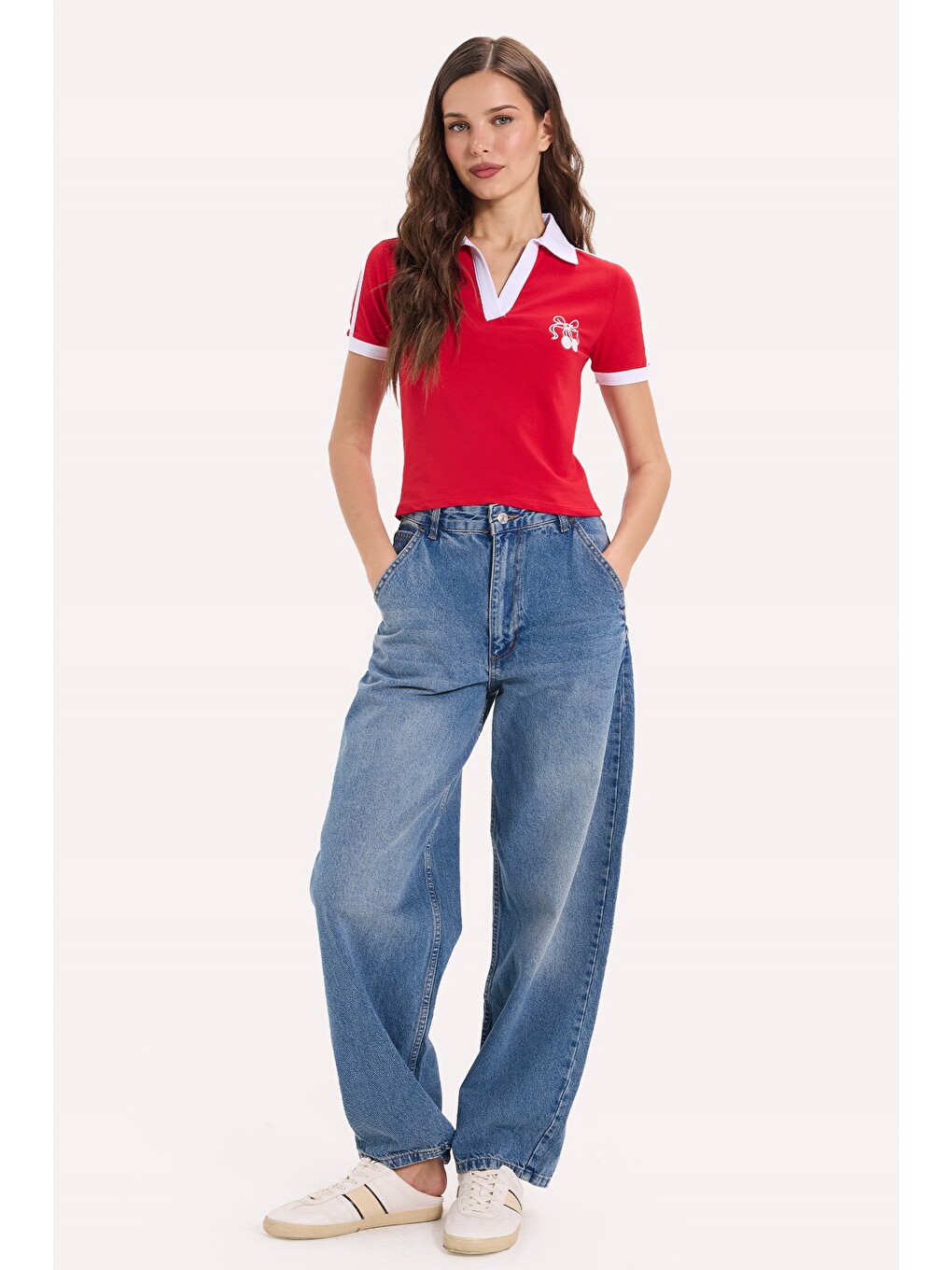 Kadın Slim Fit Dar Kesim Kısa Kollu Baskılı Omzu Şeritli V Yaka Kırmızı Tişört Body-1