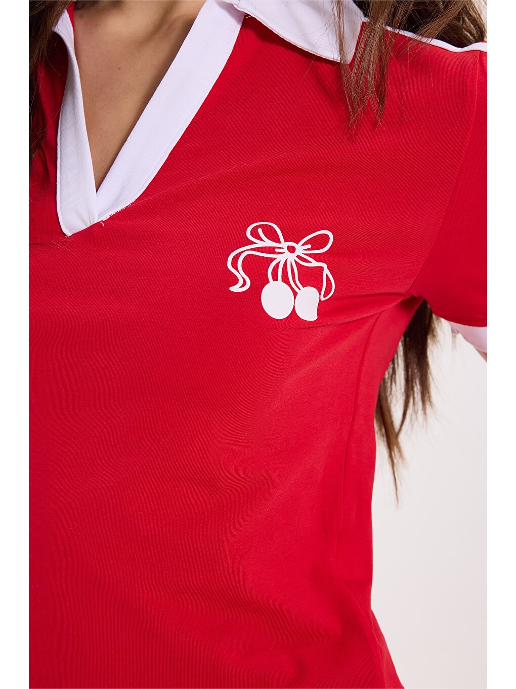 Kadın Slim Fit Dar Kesim Kısa Kollu Baskılı Omzu Şeritli V Yaka Kırmızı Tişört Body-4