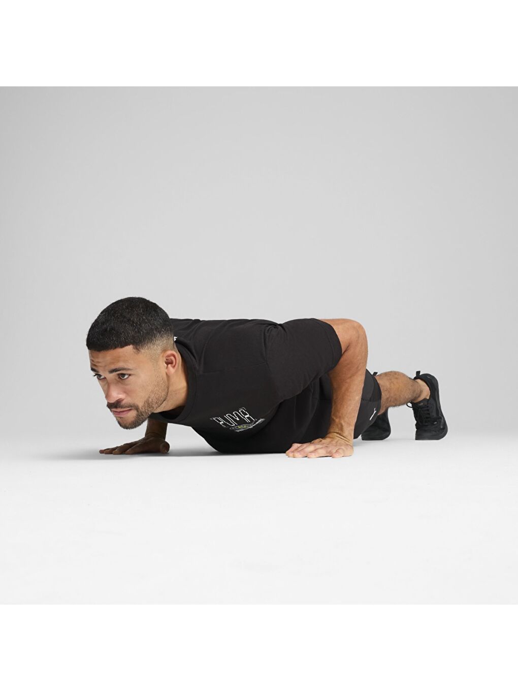 M Graphics Train Relaxed Erkek Siyah Yuvarlak Yaka Spor Tişört-1