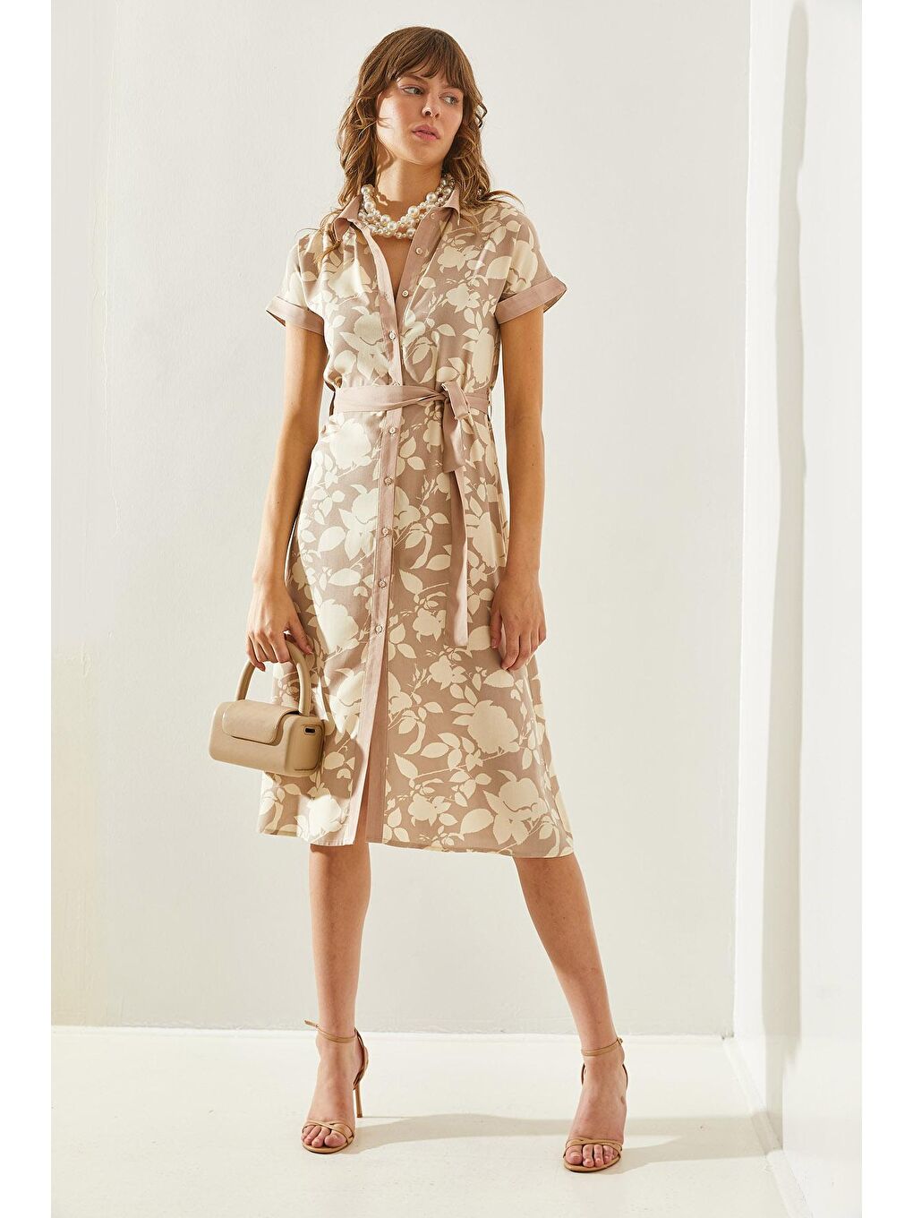 Bej Kadın Yaprak Desenli Kuşaklı Düğmeli Midi Boy Elbise-2