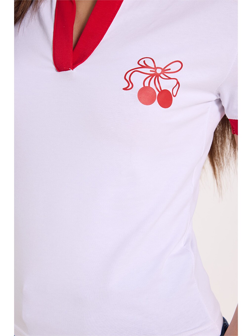 Kadın Slim Fit Dar Kesim Kısa Kollu Baskılı Omzu Şeritli V Yaka Beyaz Tişört Body-6