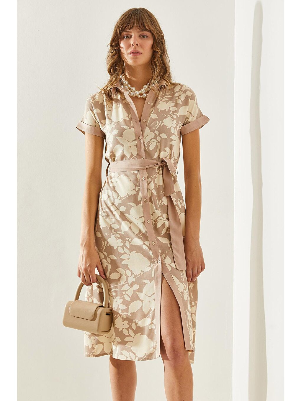 Bej Kadın Yaprak Desenli Kuşaklı Düğmeli Midi Boy Elbise-6