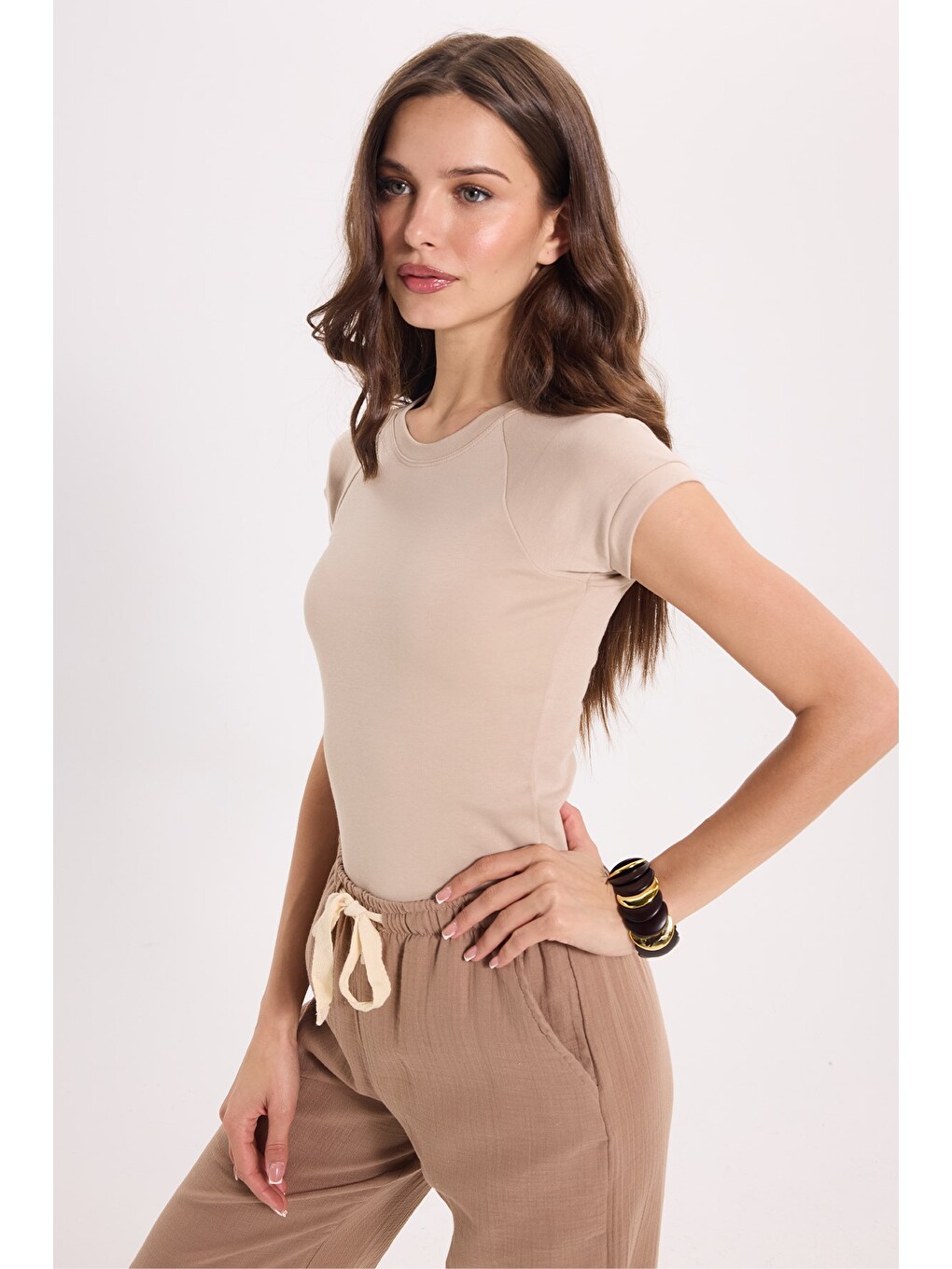 Bej Kadın Slim Fit Dar Kesim Bisiklet Yaka Reglan Kol %100 Pamuk Taş Renk Tişört Bluz-4