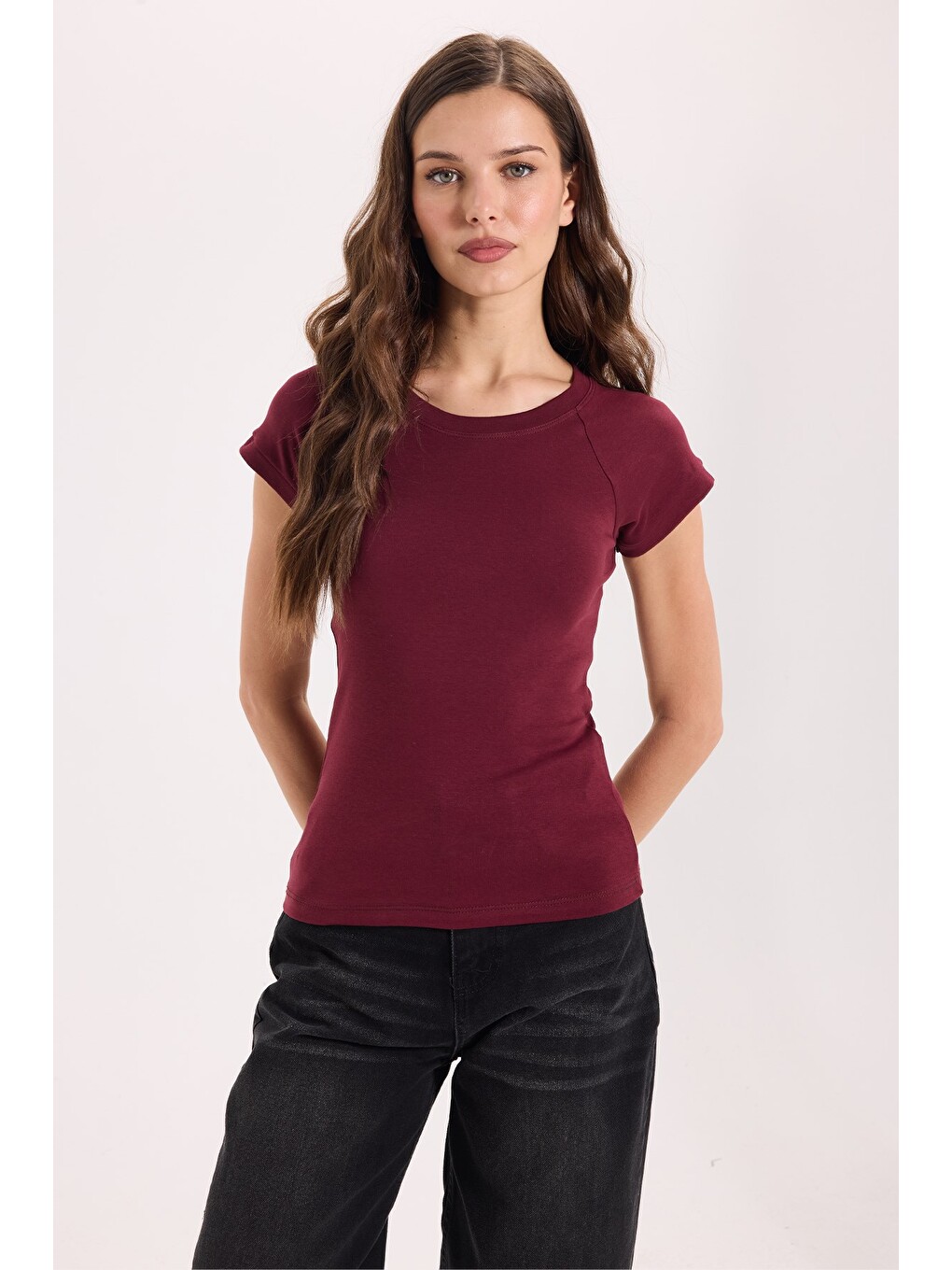 Kadın Slim Fit Dar Kesim Bisiklet Yaka Reglan Kol %100 Pamuk Bordo Tişört Bluz-4