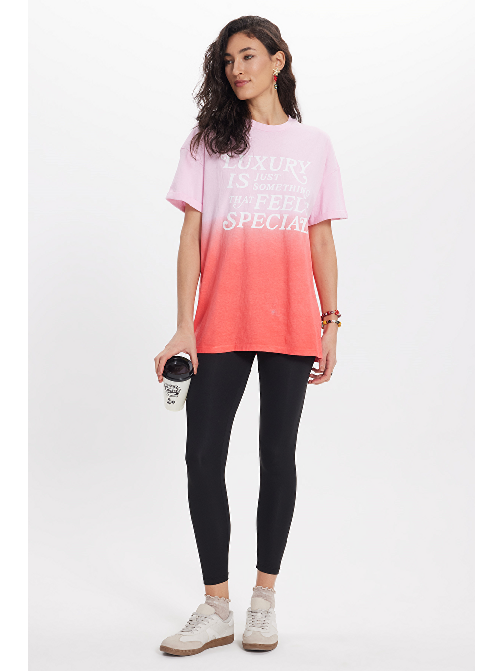 Kadın Slim Fit Dar Kesim %100 Pamuk Bisiklet Yaka Kısa Kollu Baskılı Pembe Tişört-1