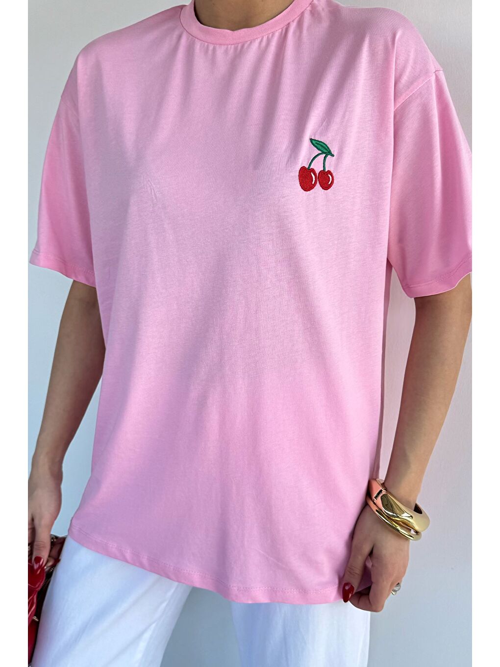 Pembe Kadın Nakışlı Bisiklet Yaka Tişört-1