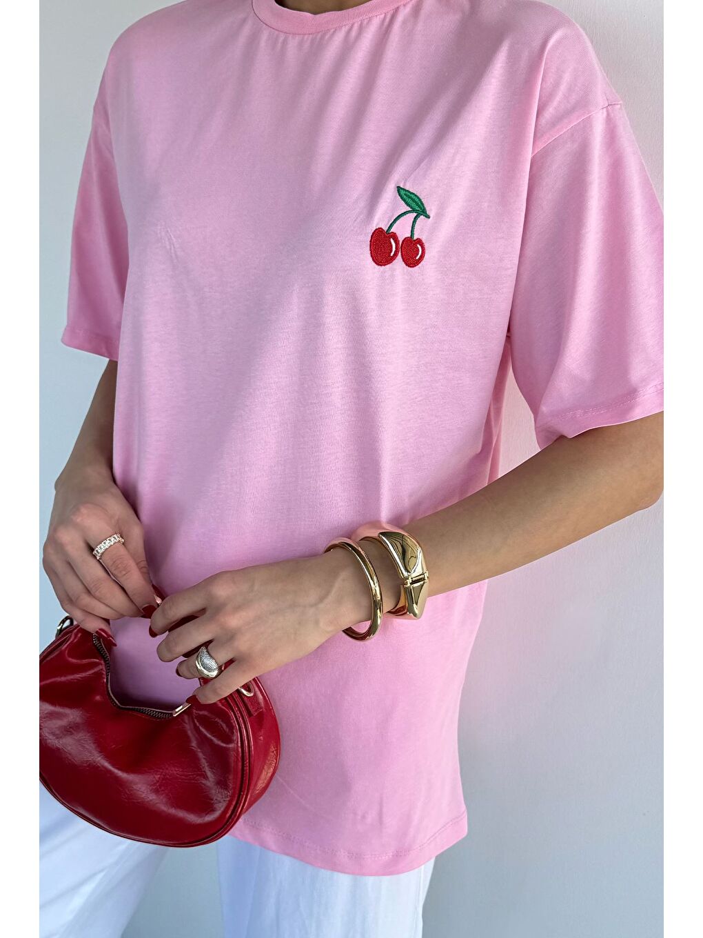 Pembe Kadın Nakışlı Bisiklet Yaka Tişört-2