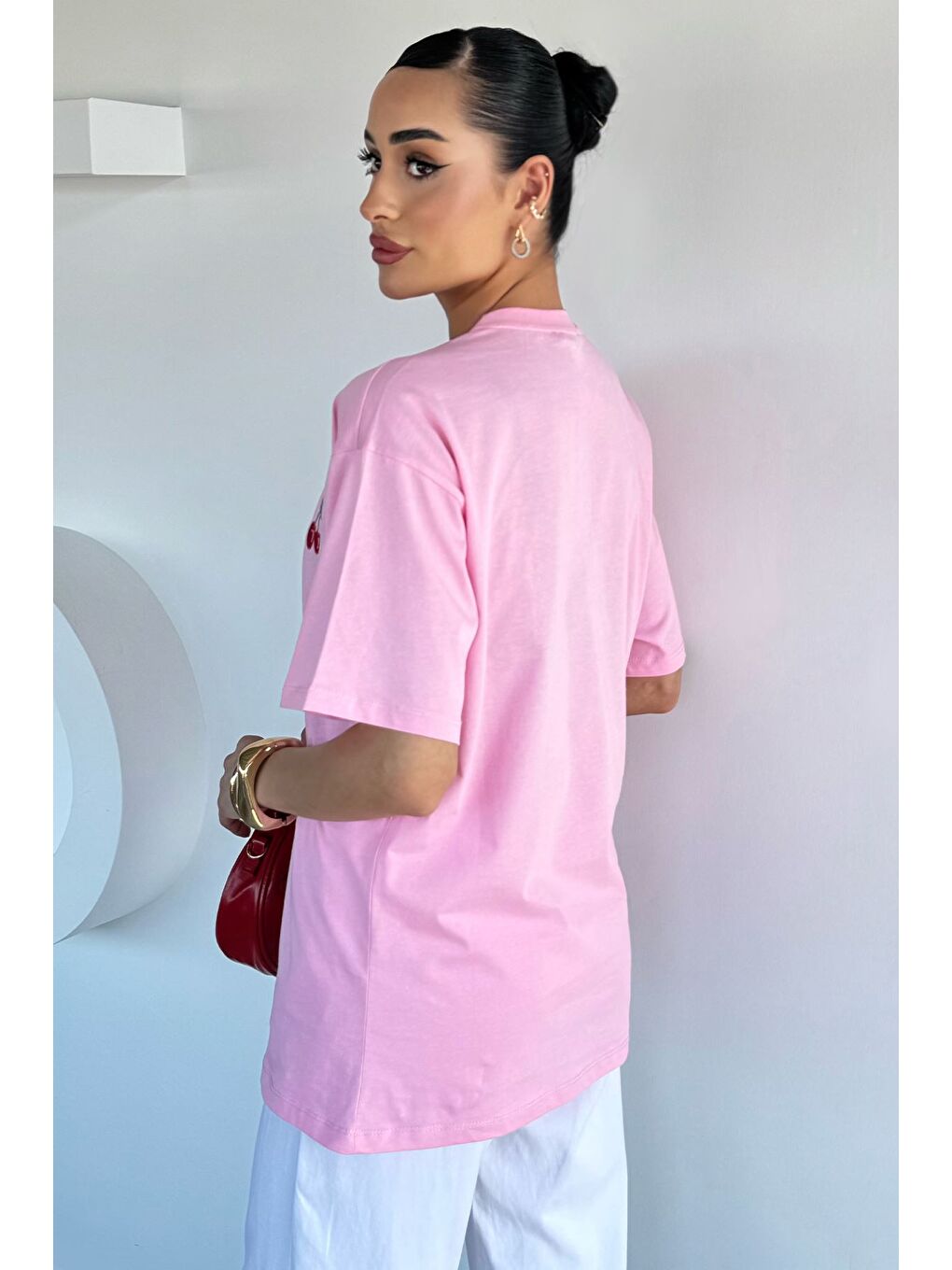 Pembe Kadın Nakışlı Bisiklet Yaka Tişört-3
