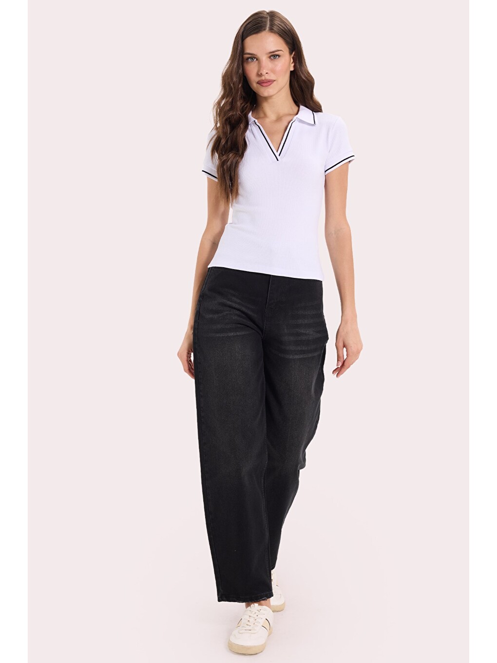 Kadın Slim Fit Dar Kesim Pamuklu Polo Yaka Kısa Kollu Beyaz Tişört-1