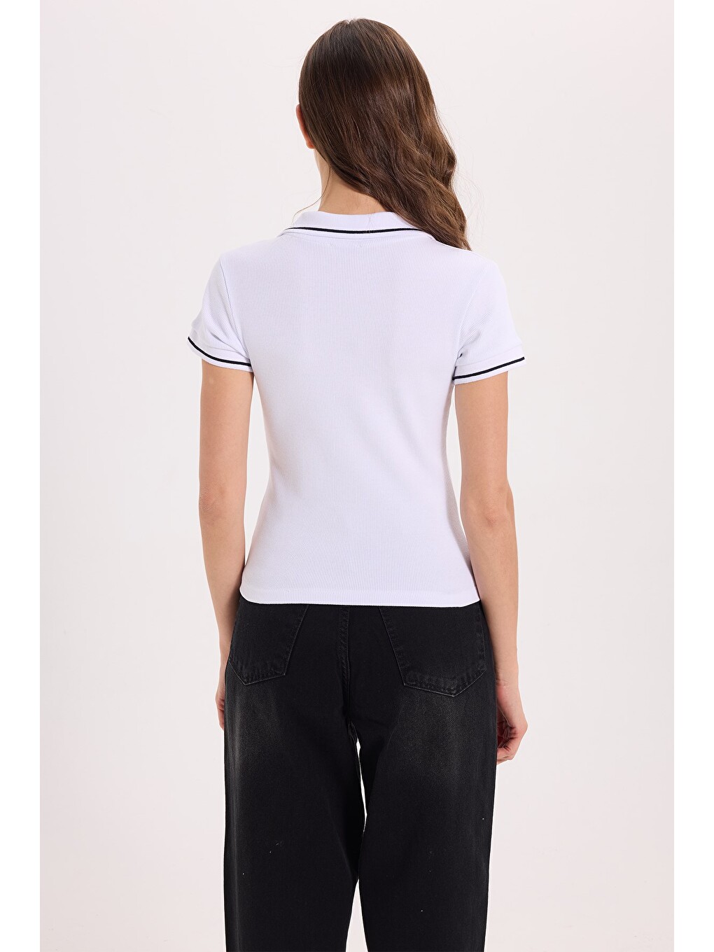 Kadın Slim Fit Dar Kesim Pamuklu Polo Yaka Kısa Kollu Beyaz Tişört-7