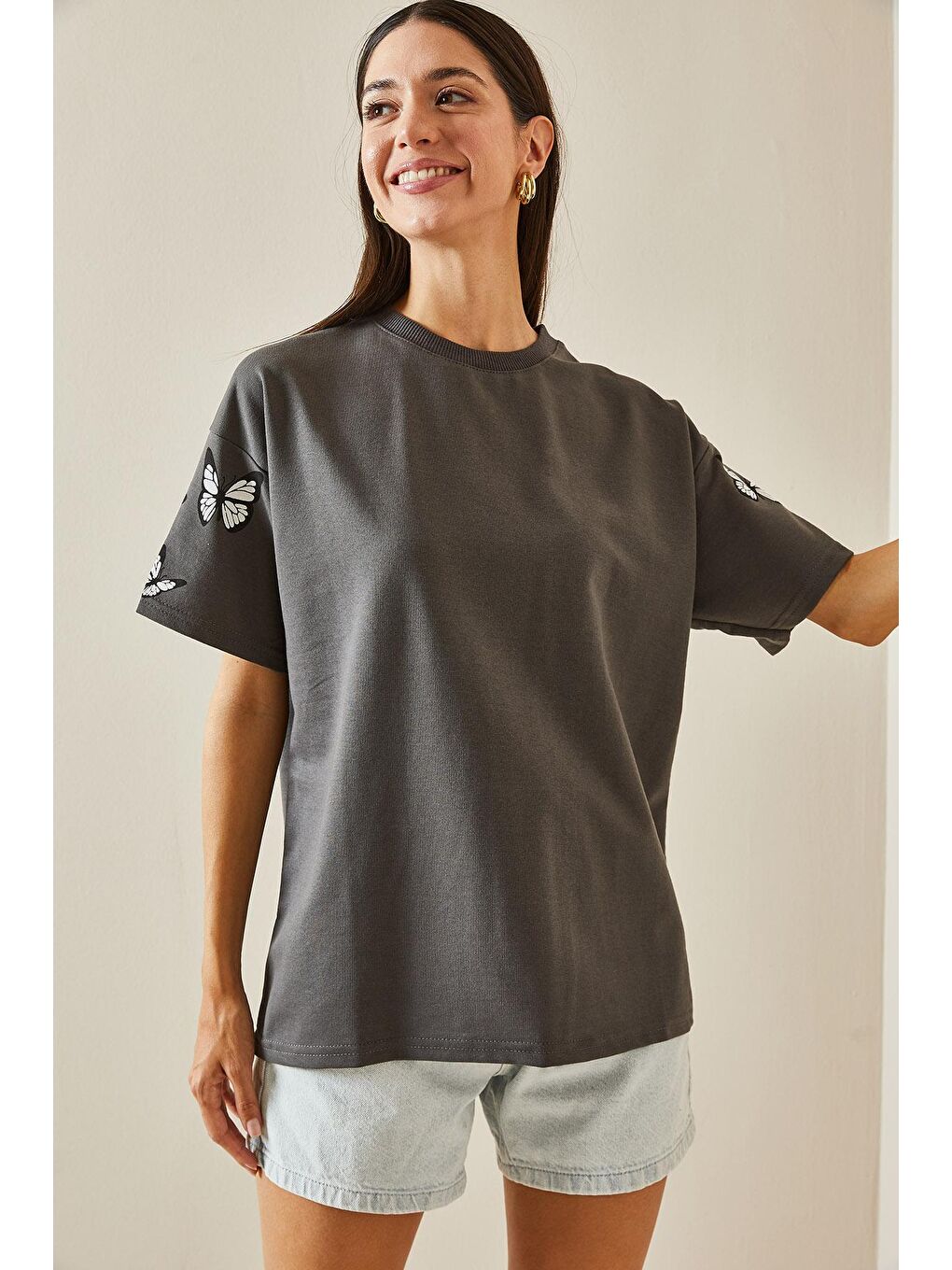 Antrasit Bisiklet Yaka Baskılı Oversize Tişört-1