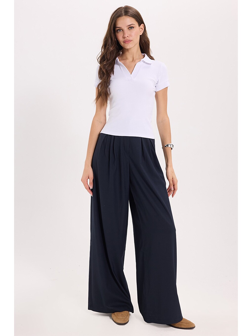 Kadın Slim Fit Dar Kesim Pamuklu Kısa Kollu Beyaz Polo Yaka Tişört-1
