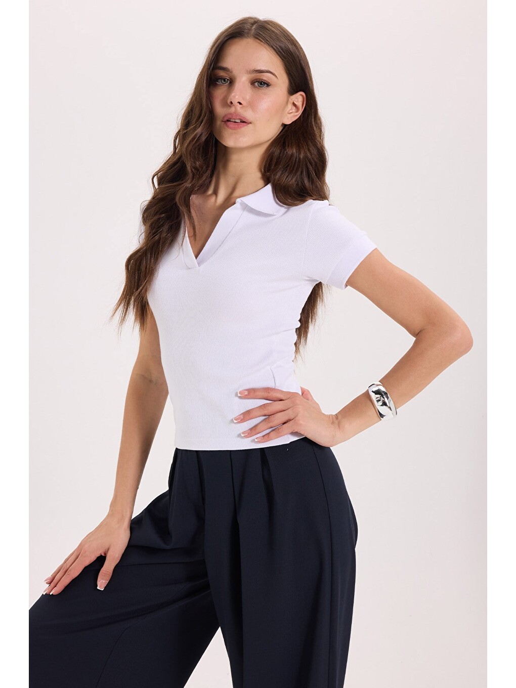 Kadın Slim Fit Dar Kesim Pamuklu Kısa Kollu Beyaz Polo Yaka Tişört-2