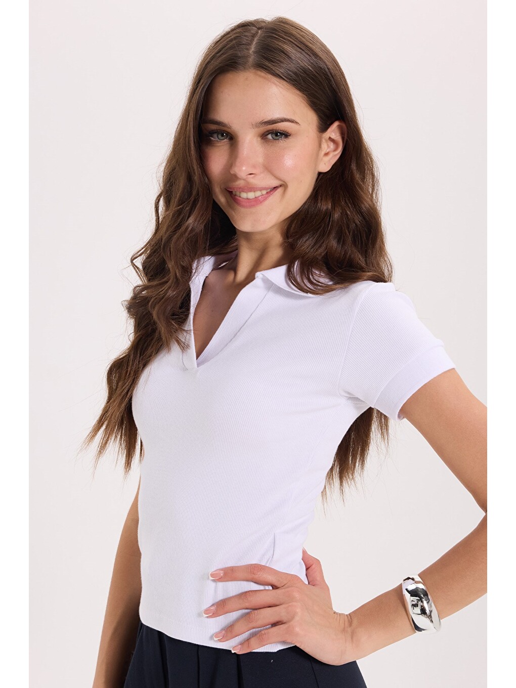 Kadın Slim Fit Dar Kesim Pamuklu Kısa Kollu Beyaz Polo Yaka Tişört-4