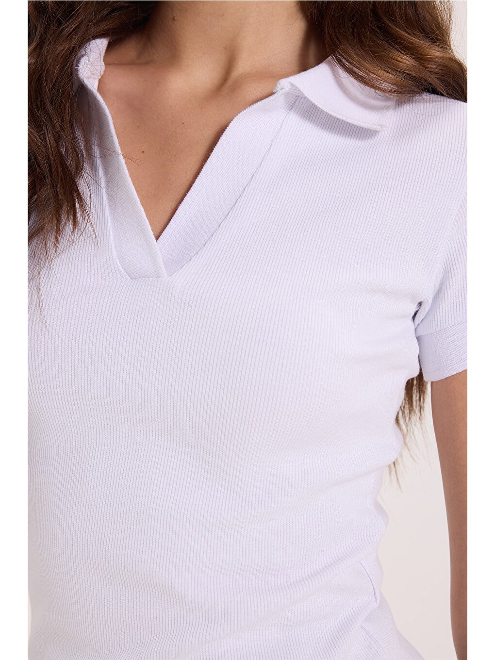 Kadın Slim Fit Dar Kesim Pamuklu Kısa Kollu Beyaz Polo Yaka Tişört-6