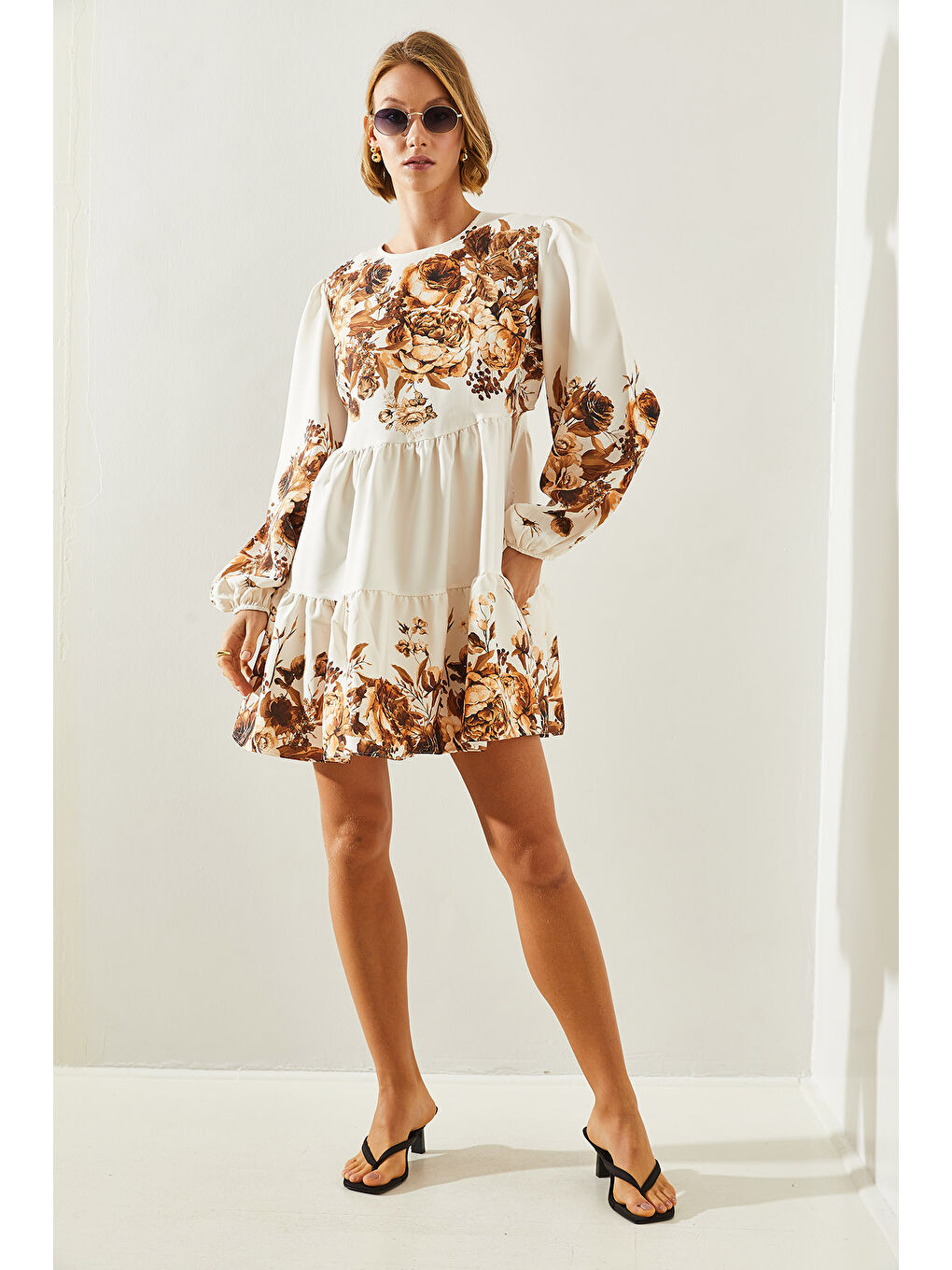 Bej Kadın Desenli Beli Dekolte Detaylı Elbise-3