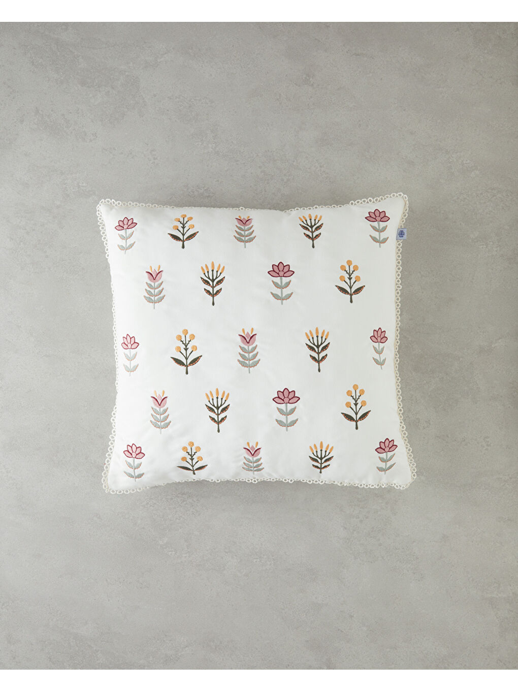 Zaira Nakışlı Dekoratif Kırlent Kılıfı 45x45 cm Ekru
