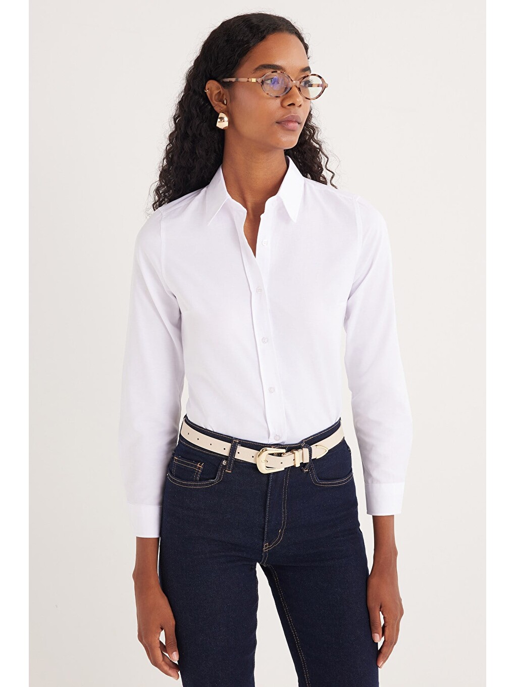 Kadın 2'li Paket Beyaz Slim Fit Dar Kesim Uzun Kollu Pamuklu Vücuda Oturan Dokulu Basic Gömlek-5