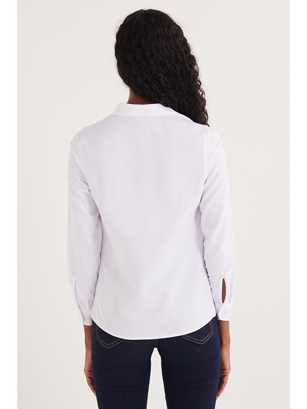 Kadın 2'li Paket Beyaz Slim Fit Dar Kesim Uzun Kollu Pamuklu Vücuda Oturan Dokulu Basic Gömlek-7