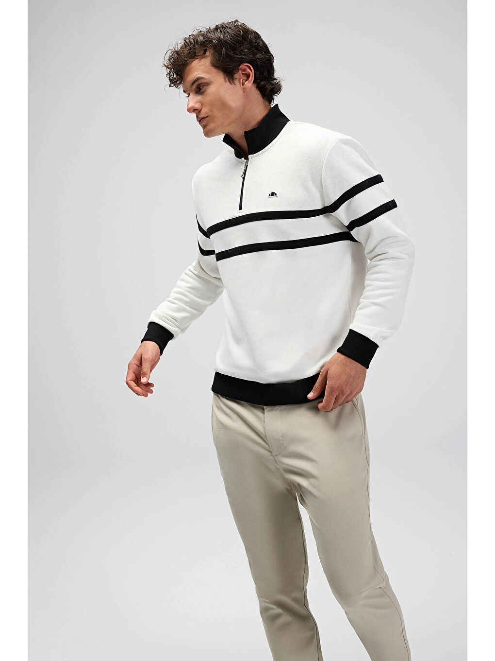 Beyaz Şeritli Pamuklu Regular Fit Yarım Fermuarlı Dik Yaka Sweat EM619-OF-2