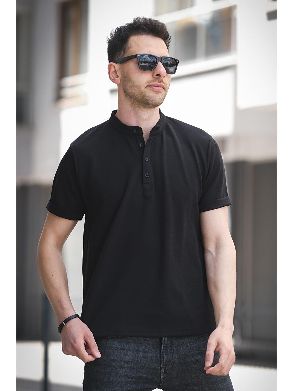 Siyah Cole Slim Fit Esnek Elastanlı Yarım Düğmeli Kısa Kol Hakim Yaka Erkek Tişört-1