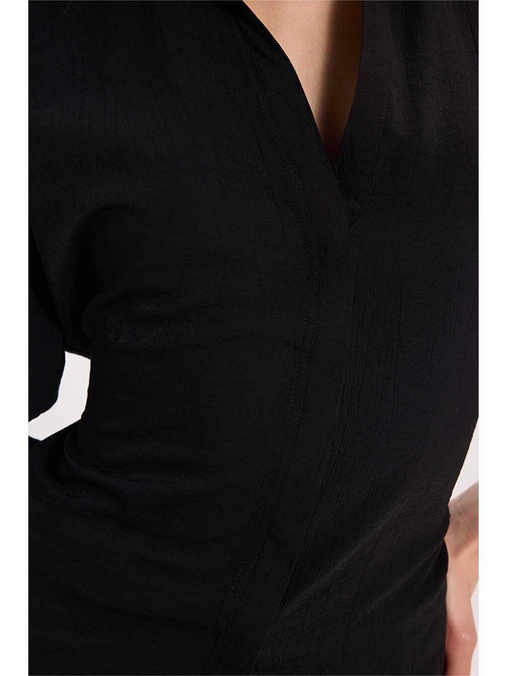 Kadın Slim Fit Dar Kesim Bel Ve Sırt Bağlamalı Siyah Gömlek-4