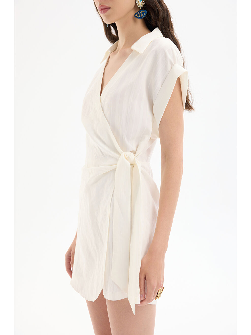 Kruvaze Yaka Beli Bağlamalı Şort Tulum Ekru-3