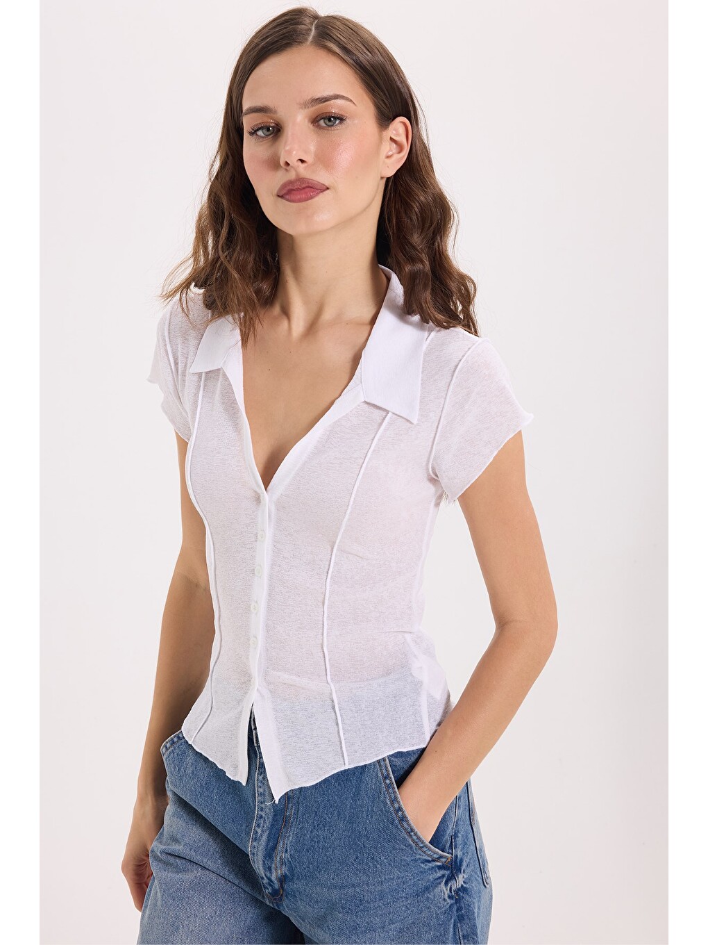 Kadın Slim Fit Dar Kesim Kısa Kollu Dikiş Detaylı Dokulu Düğmeli Beyaz Bluz Gömlek-2