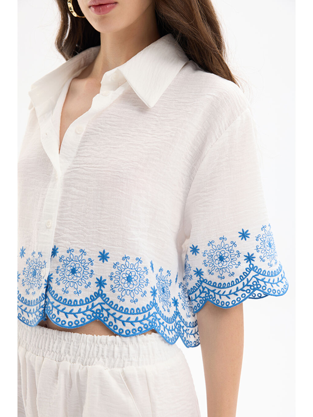 Etnik Nakış İşlemeli Düğmeli Gömlek Ekru-3