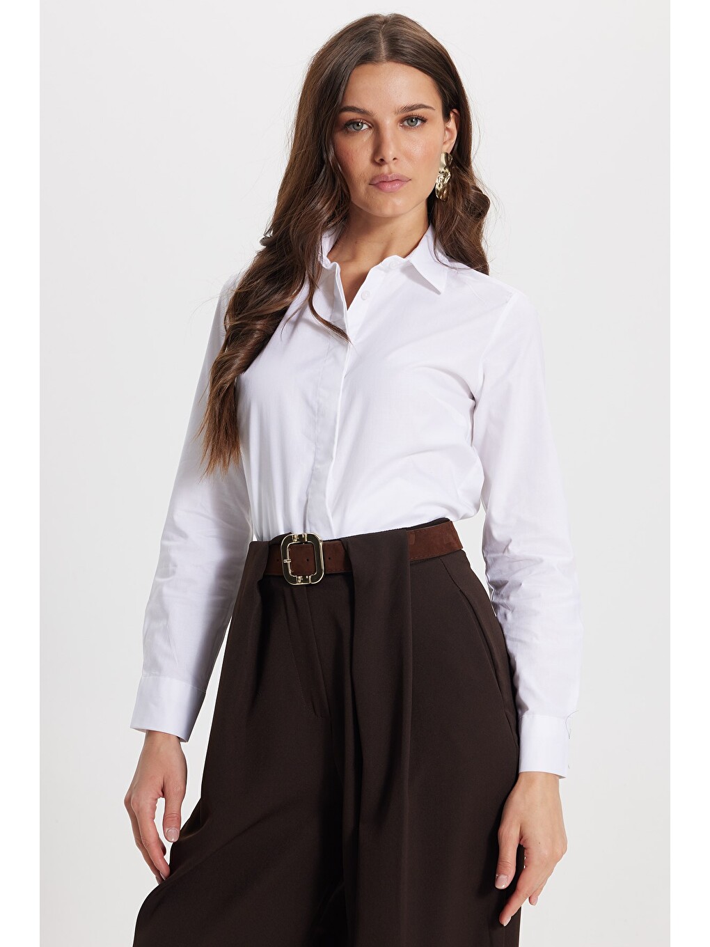 Kadın Slim Fit Dar Kesim %100 Pamuk Spor Yaka Gizli Pat Uzun Kollu Düz Oxford Beyaz Gömlek