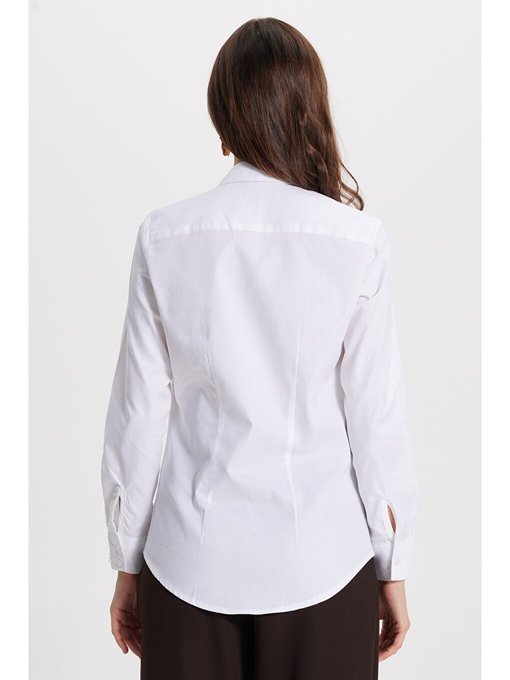 Kadın Slim Fit Dar Kesim %100 Pamuk Spor Yaka Gizli Pat Uzun Kollu Düz Oxford Beyaz Gömlek-6