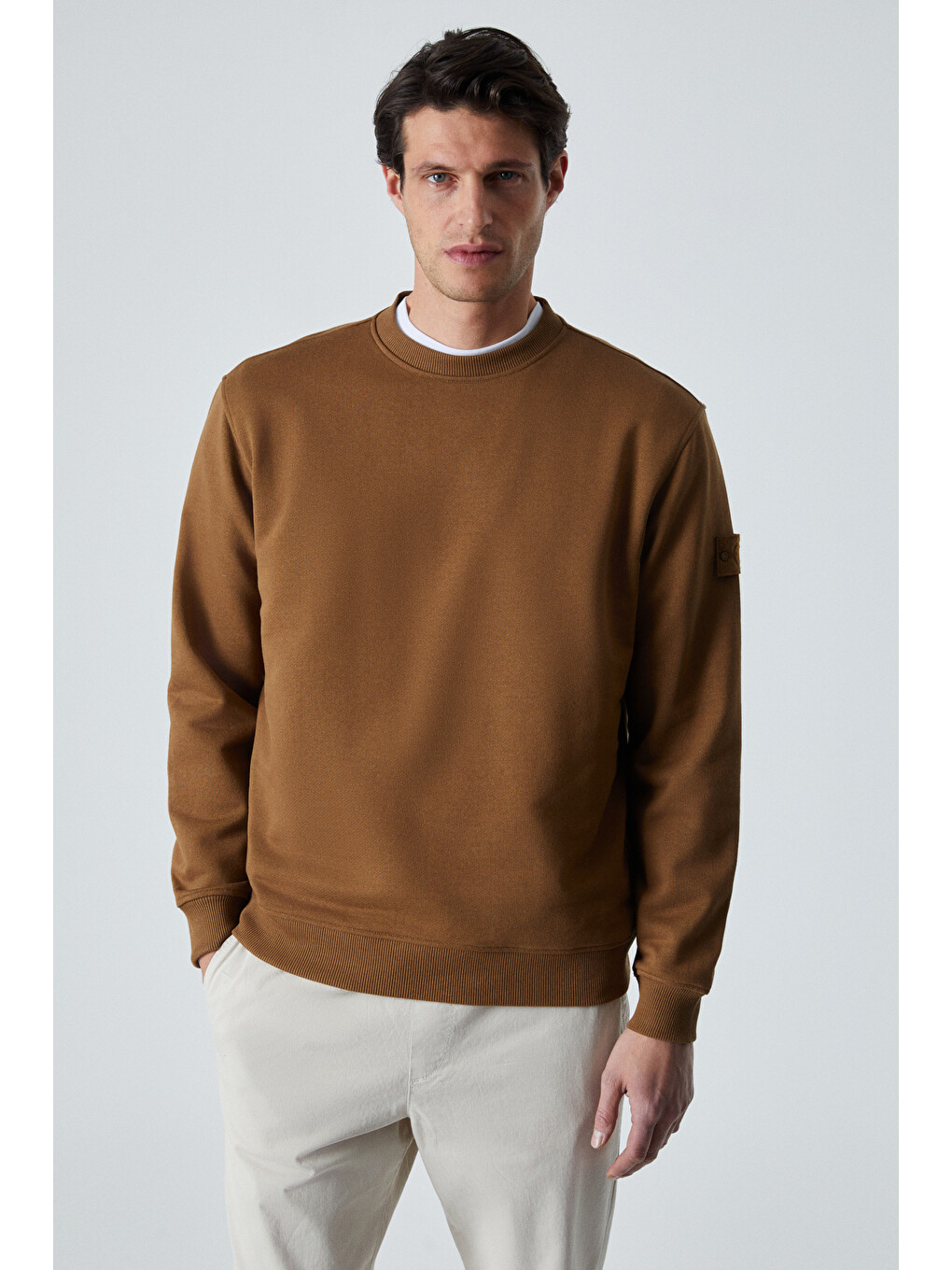 Ollıe Erkek Bisiklet Yaka Regular Uzun Kollu Nakış Detaylı Koyu Kahverengi Sweatshirt